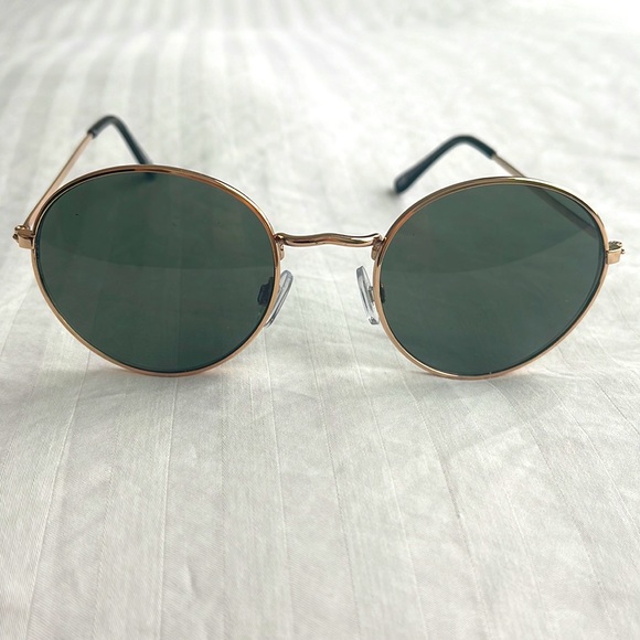 H&M sunnies - Picture 4 of 4